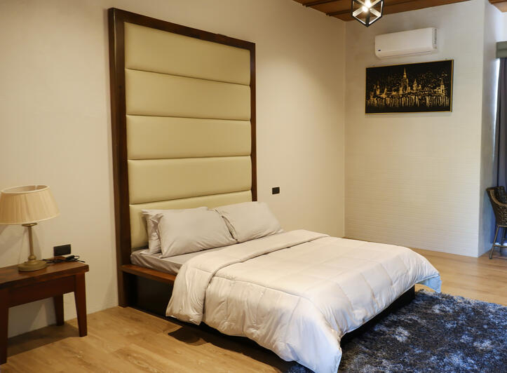 Bedframe and mattress